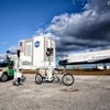 ストリートビュー撮影車両（自動車、シクロ）とスペースシャトル
