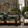 GM、60％燃費改善＆90％排ガス低減のハイブリッドバス運行開始
