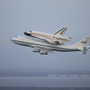 ボーイング 747に載せられるスペースシャトル