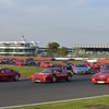 9月15日、英国シルバーストンサーキットで行われたフェラーリ964台のパレード