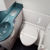 最後部にはギャレーとトイレも設置。