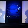 【東京オートサロン13】日野ブースで生着替えを披露