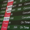 米国東部を襲った吹雪による航空便の運行中止