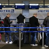 米国東部を襲った吹雪による航空便の運行中止