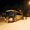 毎年行われる雪山研修（志賀高原）でのピンクのバス