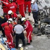 レース場で手当てを受ける観客