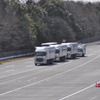 トラックの自動隊列走行実験デモンストレーション