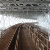 開業25周年を迎える本四備讃線（瀬戸大橋線）は瀬戸大橋の下層部を通る。