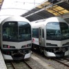 瀬戸大橋線の快速「マリンライナー」。多度津駅と多度津工場を結ぶシャトル列車で使用される。