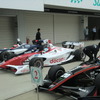 レース後のパルクフェルメ。右手前から2位の松田、優勝の伊沢、3位の小暮の各車。