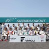 2013年スーパーフォーミュラ開幕戦のドライバー集合撮影。写真：TOYOTA