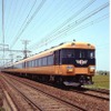 特急形電車の12200系。「あおぞらII」補充車として投入するにあたり、20100系の復刻塗装を施す。