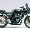 CB400スーパーFOURにハーフカウル装着のボルドール追加