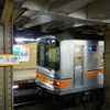 銀座線上野駅に停車中の01系電車。