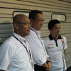 左から、ホンダの開発リーダーである坂井典次氏、シリーズ運営団体JRPの白井裕社長、伊沢拓也。