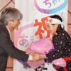 能年さん、同席したNHKの訓覇圭プロデューサーに続編“あまちゃん2”の制作をお願い。