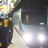 3月に地下化された小田急線の下北沢駅ホーム。