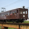 新屋～粕川間の鉄橋を渡る上毛電鉄デハ101の臨時列車。