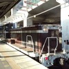 茶色のDE10 1705。上越線のSL列車『SLみなかみ』回送列車のけん引などに使用されている。