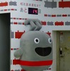「のるるん」は2012年、東急線のマスコットキャラクターとして制作された。写真は東横線の旧・渋谷駅構内に設置されていた「のるるん」のモニュメント。