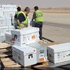 シリア難民キャンプに届けられる医療物資の積載