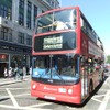 ロンドンを走る2階建てバス