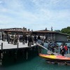 サメット島の違法営業バンガロー３軒、当局が解体