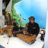 インドネシアのブースでは民芸音楽（旅博13）