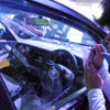 車内をくまなくのぞき込まなければならず、クルマを見てもらうのに良いアイディア