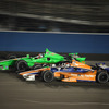 キンボール（手前）とヒンチクリフの戦い。写真：Indycar