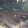 台風26号の影響で土砂が流出した久留里線の線路。
