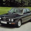 2代目BMW 5シリーズ（E28型）から生まれた初代BMW M5