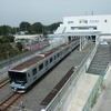 埼玉高速鉄道線の浦和美園駅を発車する列車。こちらも列車の増発と終列車の繰下げを行う。