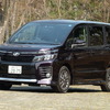 トヨタ ヴォクシーZS・8人乗り
