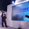 京浜急行電鉄の広報担当社員(左)による信号機講習会がスタート。