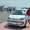 メイン会場のオールラインナップ展示エリア。VW up!