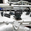 CNG用ヘッドカバーを交換し、イグニッションシステムや制御システムなどをCNG用に交換している