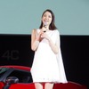 女優の長澤まさみさんが、アルファロメオの新型『4C（フォーシー）』発表会に駆けつけた