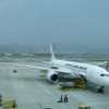 JR東日本とJALは台湾の旅行会社を共同運営することで合意した。写真は台北松山空港に到着したJAL機（ボーイング787）。
