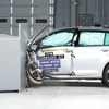 米IIHSが実施した新型 フォルクスワーゲン ゴルフ の新スモールオーバーラップ衝突テスト