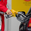 6月9日時点でのレギュラーガソリンの全国平均価格は前週から0.6円上昇し、1リットル当たり166.6円。