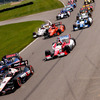 この写真の先頭#12 パワー（今回6位）がポイントランク首位に立った。写真：INDYCAR