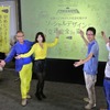 クロストークを行ったゲストと山名氏。