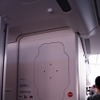 機体後部のギャレーには、乗務員用の休憩室にアクセスするドアもある。休憩室は天井裏に位置する。