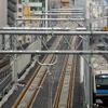 秋葉原駅から湘南新宿ラインの橋脚を眺める
