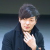 デザイナーの播本鈴二氏