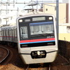 3000形は6両編成と8両編成がある。写真は6両編成の3021号編成。