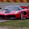 ベッテルも笑顔になる、フェラーリ FXX K 全開走行［動画］