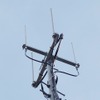 基地局のアンテナ。太いほうがWiMAX2+のもの