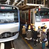 相鉄は4月11日に車両基地見学会を開催する。写真は別のイベントによるかしわ台車両センターの様子。